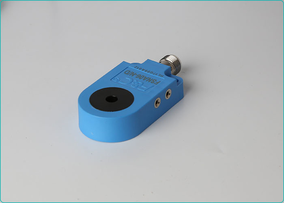 3 Pin M8のプラグ リング調節可能な誘導の近接センサー スイッチ3mm感受性
