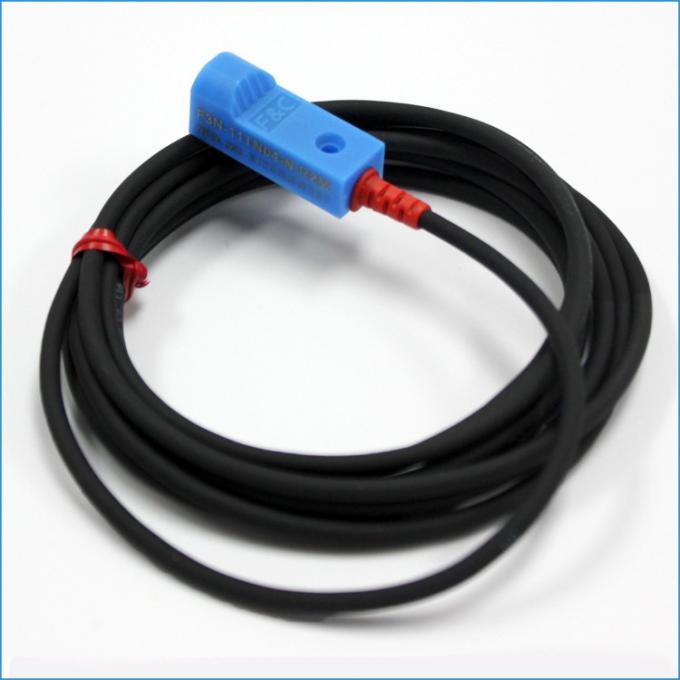 DC 12V-24Vの3本のワイヤー、セリウム.jpgが付いている横のインダクタンス近さ4mmの金属探知器センサー